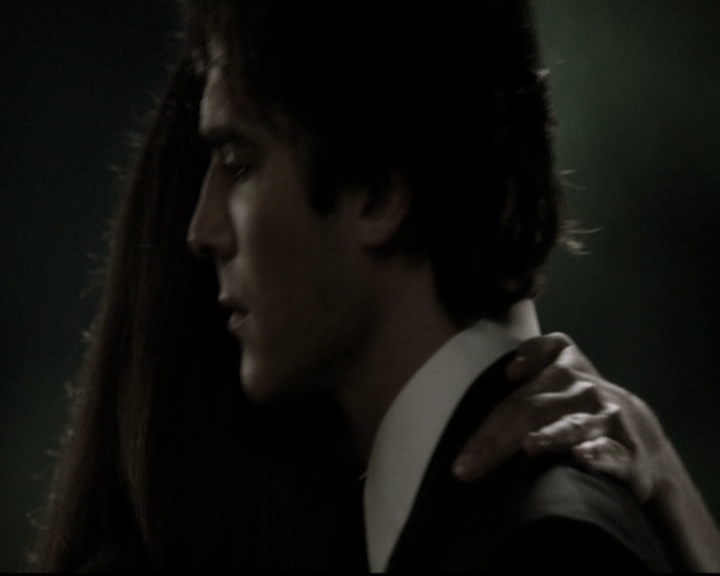 VampireDiariesWorld-dot-nl_6x22ImThinkingOfYouAllTheWhile2073.jpg