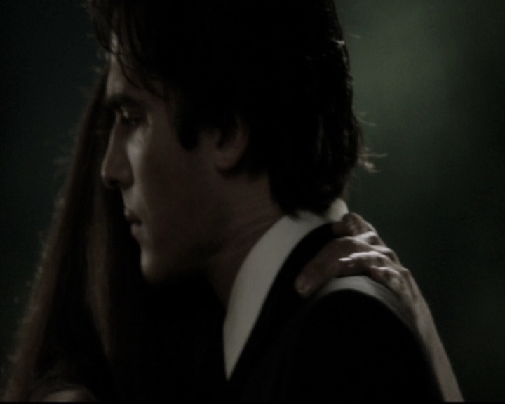 VampireDiariesWorld-dot-nl_6x22ImThinkingOfYouAllTheWhile2074.jpg