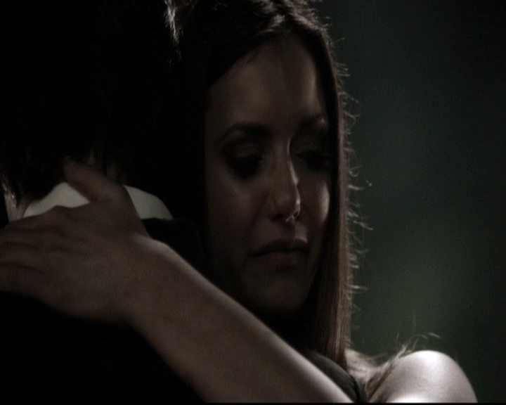 VampireDiariesWorld-dot-nl_6x22ImThinkingOfYouAllTheWhile2078.jpg