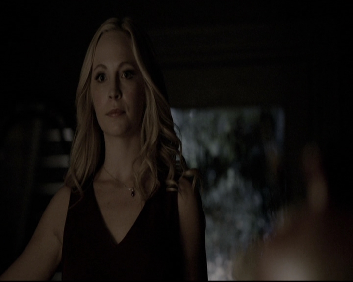 VampireDiariesWorld-dot-nl_6x22ImThinkingOfYouAllTheWhile2090.jpg