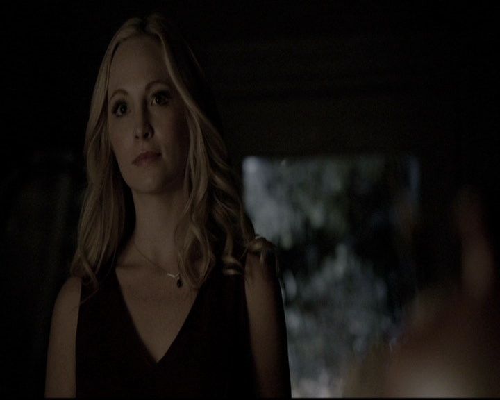 VampireDiariesWorld-dot-nl_6x22ImThinkingOfYouAllTheWhile2091.jpg