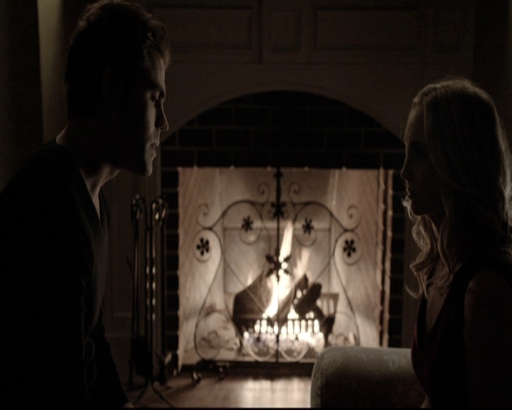 VampireDiariesWorld-dot-nl_6x22ImThinkingOfYouAllTheWhile2121.jpg