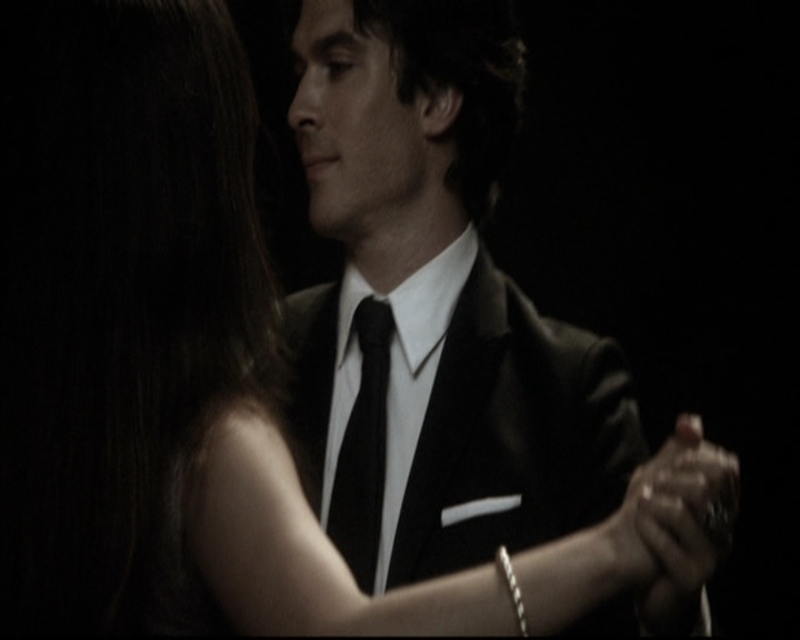 VampireDiariesWorld-dot-nl_6x22ImThinkingOfYouAllTheWhile2129.jpg