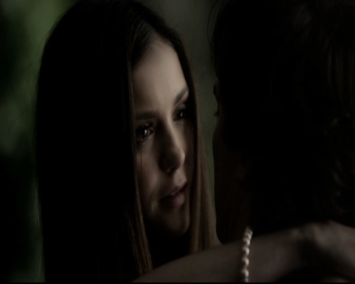 VampireDiariesWorld-dot-nl_6x22ImThinkingOfYouAllTheWhile2193.jpg