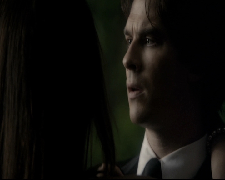 VampireDiariesWorld-dot-nl_6x22ImThinkingOfYouAllTheWhile2194.jpg