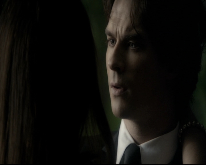 VampireDiariesWorld-dot-nl_6x22ImThinkingOfYouAllTheWhile2210.jpg