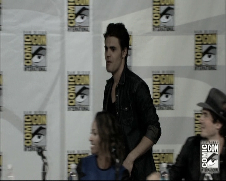 VampireDiariesWorld-dot-nl_S6TheVampireDiaires2014Comic-ConPanel0376.jpg