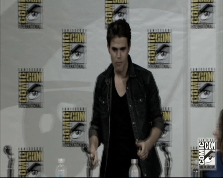 VampireDiariesWorld-dot-nl_S6TheVampireDiaires2014Comic-ConPanel0377.jpg