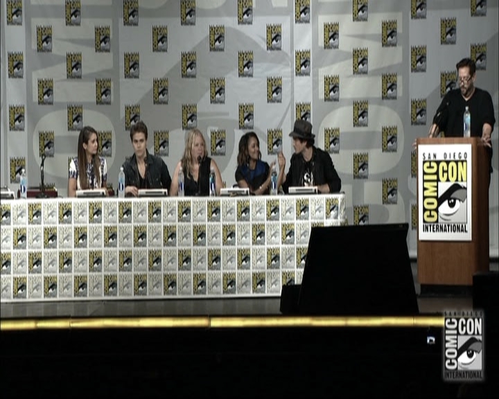 VampireDiariesWorld-dot-nl_S6TheVampireDiaires2014Comic-ConPanel0423.jpg