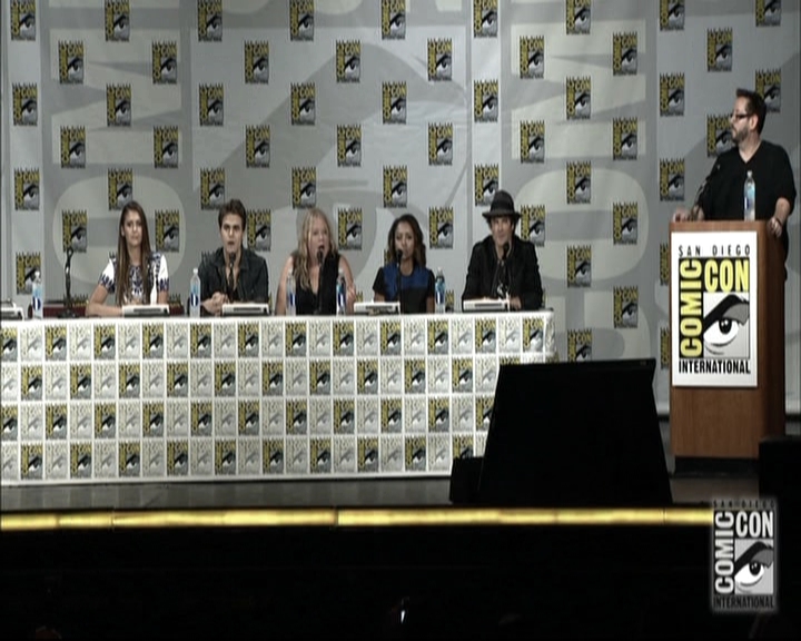 VampireDiariesWorld-dot-nl_S6TheVampireDiaires2014Comic-ConPanel0500.jpg