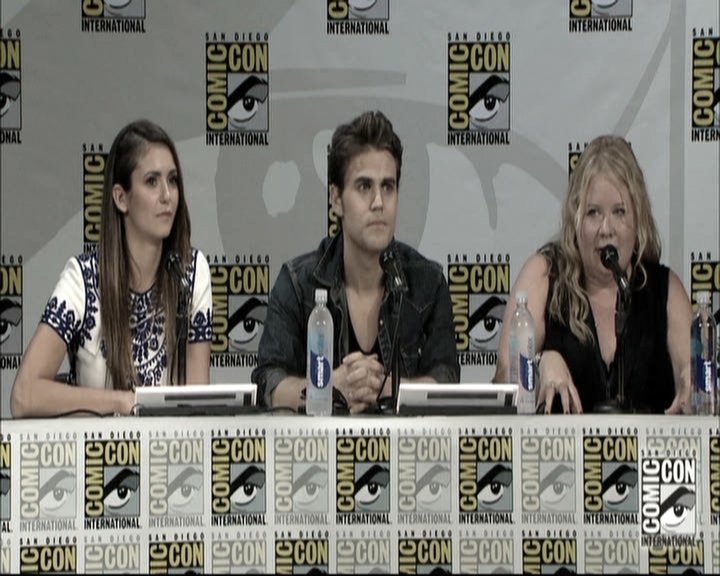 VampireDiariesWorld-dot-nl_S6TheVampireDiaires2014Comic-ConPanel0505.jpg