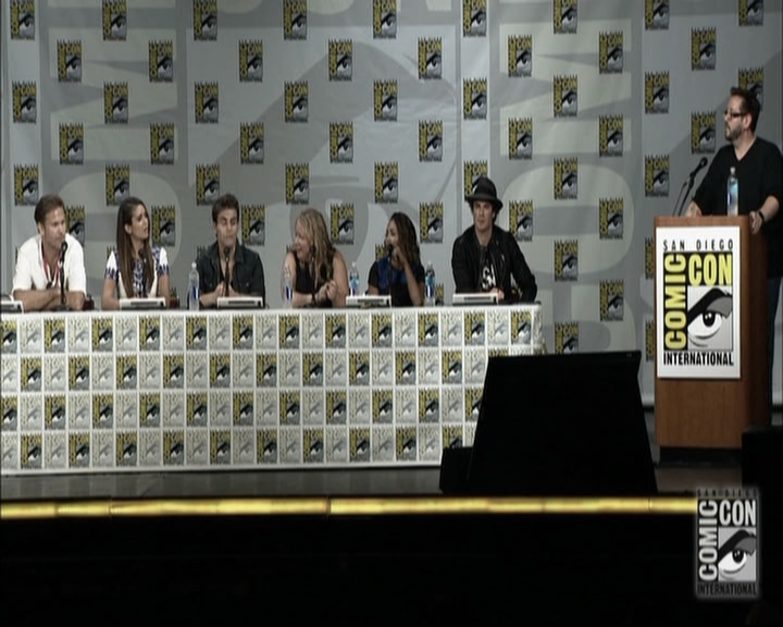 VampireDiariesWorld-dot-nl_S6TheVampireDiaires2014Comic-ConPanel0920.jpg