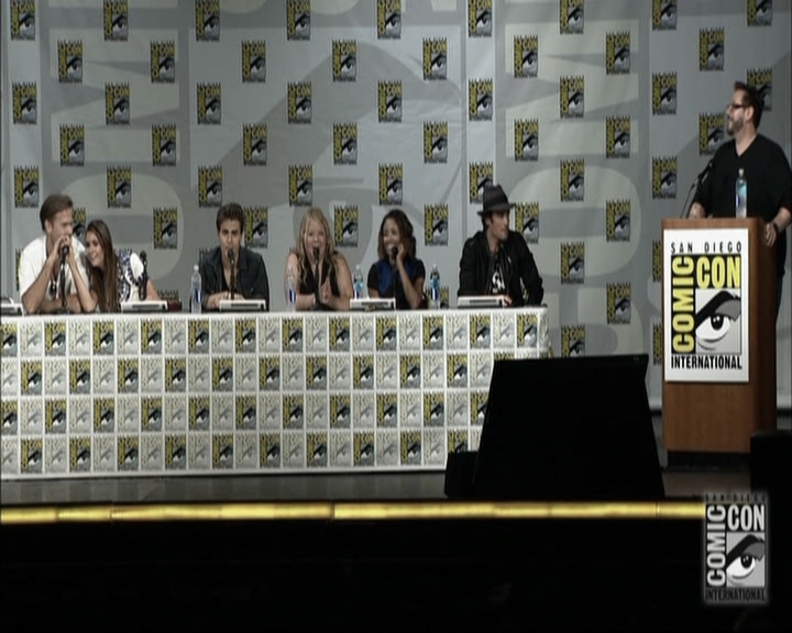 VampireDiariesWorld-dot-nl_S6TheVampireDiaires2014Comic-ConPanel0992.jpg