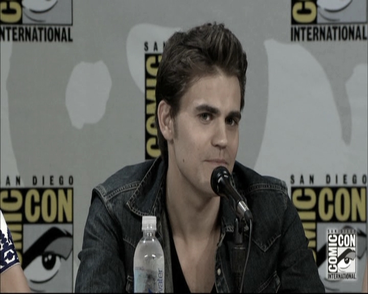 VampireDiariesWorld-dot-nl_S6TheVampireDiaires2014Comic-ConPanel1080.jpg