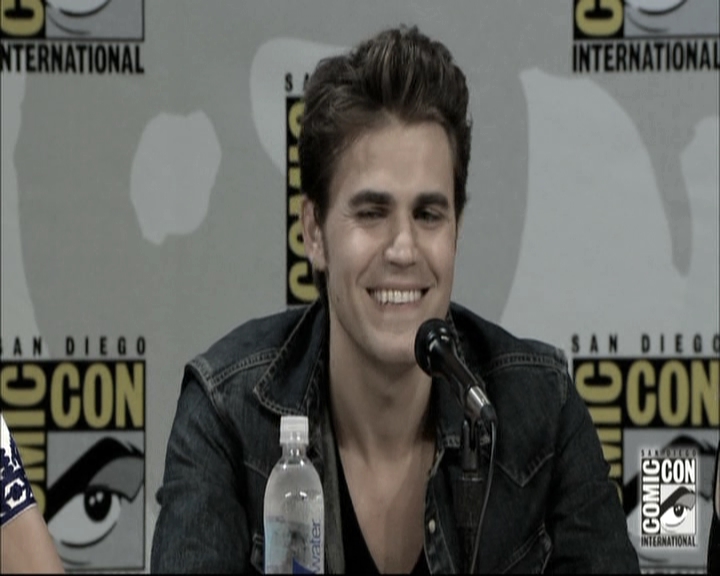 VampireDiariesWorld-dot-nl_S6TheVampireDiaires2014Comic-ConPanel1087.jpg