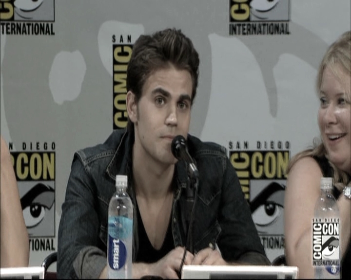 VampireDiariesWorld-dot-nl_S6TheVampireDiaires2014Comic-ConPanel1295.jpg