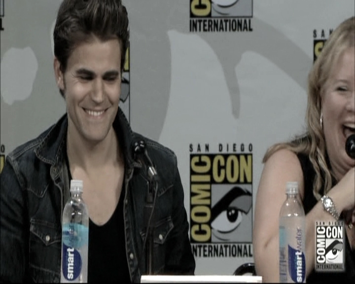 VampireDiariesWorld-dot-nl_S6TheVampireDiaires2014Comic-ConPanel1298.jpg