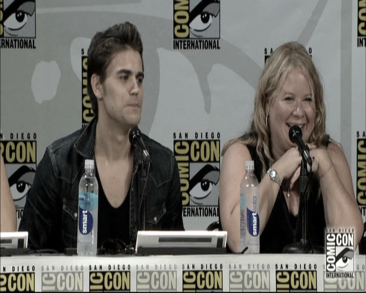 VampireDiariesWorld-dot-nl_S6TheVampireDiaires2014Comic-ConPanel1300.jpg