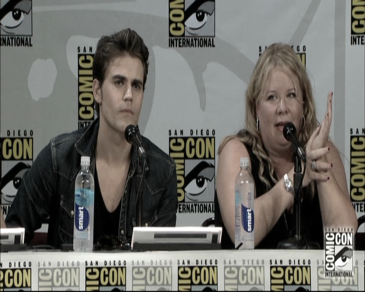 VampireDiariesWorld-dot-nl_S6TheVampireDiaires2014Comic-ConPanel1310.jpg