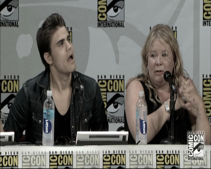 VampireDiariesWorld-dot-nl_S6TheVampireDiaires2014Comic-ConPanel1315.jpg