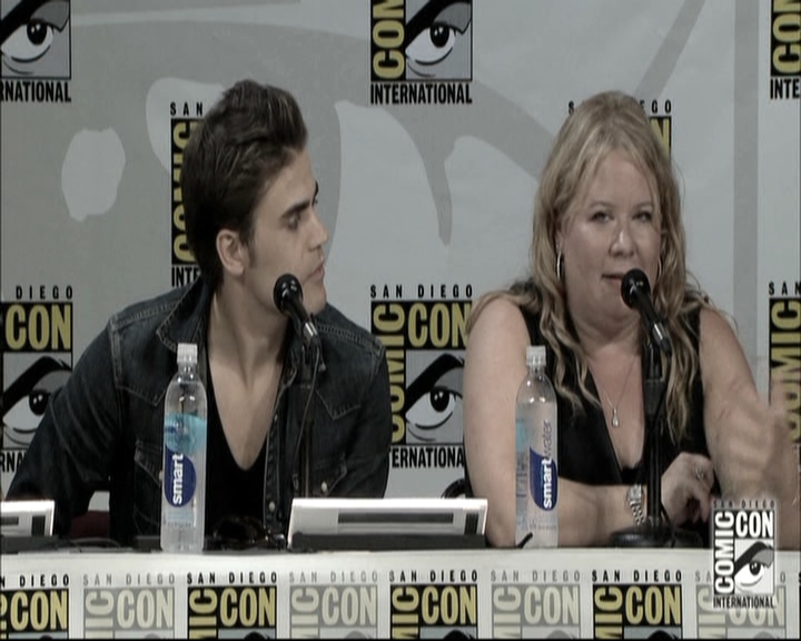 VampireDiariesWorld-dot-nl_S6TheVampireDiaires2014Comic-ConPanel1320.jpg