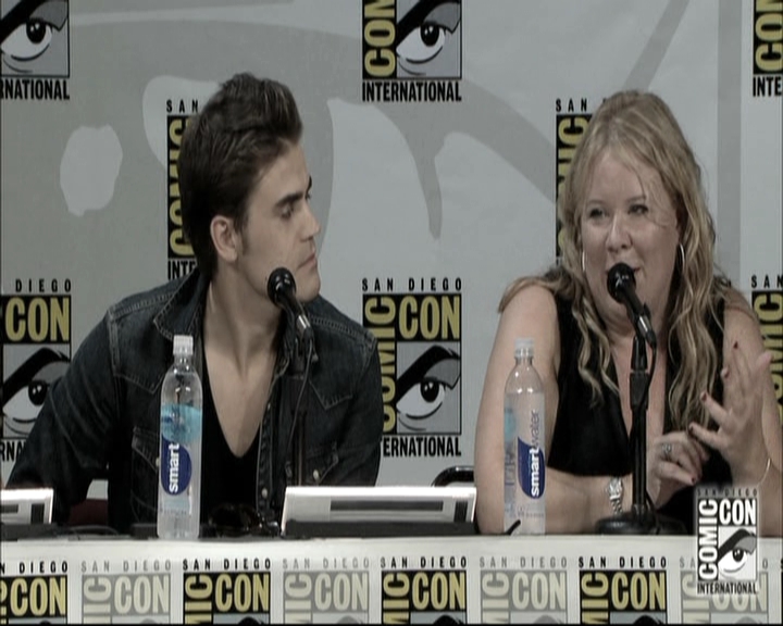 VampireDiariesWorld-dot-nl_S6TheVampireDiaires2014Comic-ConPanel1322.jpg