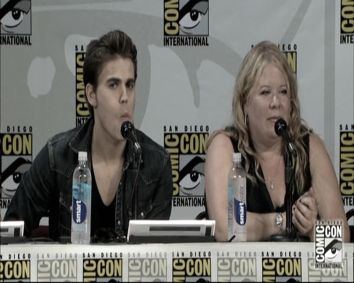 VampireDiariesWorld-dot-nl_S6TheVampireDiaires2014Comic-ConPanel1324.jpg