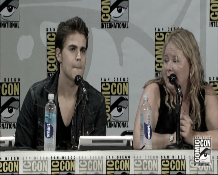 VampireDiariesWorld-dot-nl_S6TheVampireDiaires2014Comic-ConPanel1327.jpg