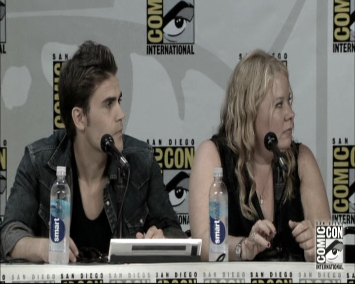 VampireDiariesWorld-dot-nl_S6TheVampireDiaires2014Comic-ConPanel1724.jpg