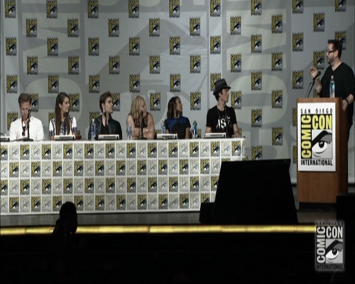 VampireDiariesWorld-dot-nl_S6TheVampireDiaires2014Comic-ConPanel1907.jpg