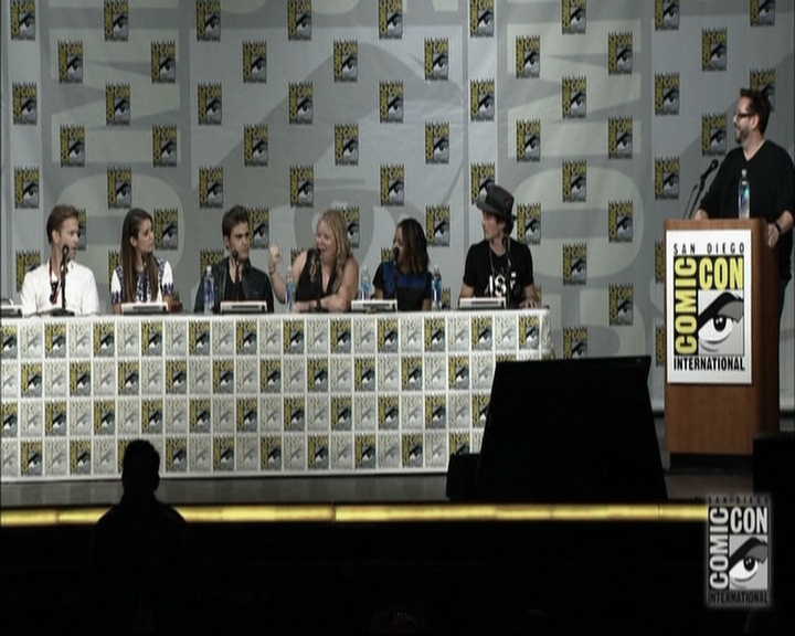 VampireDiariesWorld-dot-nl_S6TheVampireDiaires2014Comic-ConPanel1916.jpg