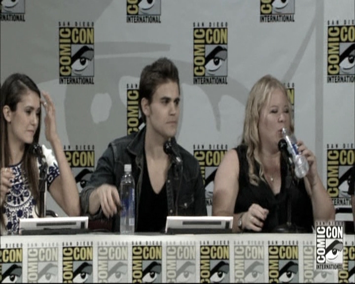 VampireDiariesWorld-dot-nl_S6TheVampireDiaires2014Comic-ConPanel1955.jpg