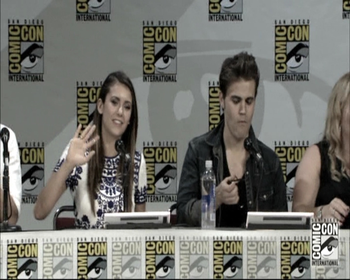 VampireDiariesWorld-dot-nl_S6TheVampireDiaires2014Comic-ConPanel1956.jpg