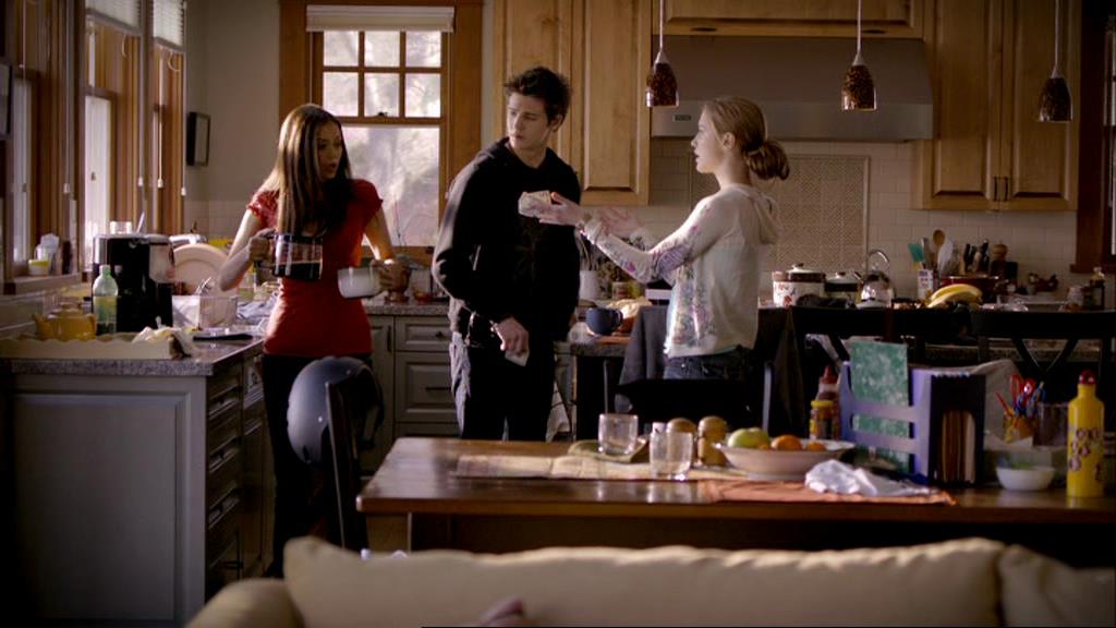 VampireDiariesWorld-dot-org_1x01Pilot_Captures00169.jpg