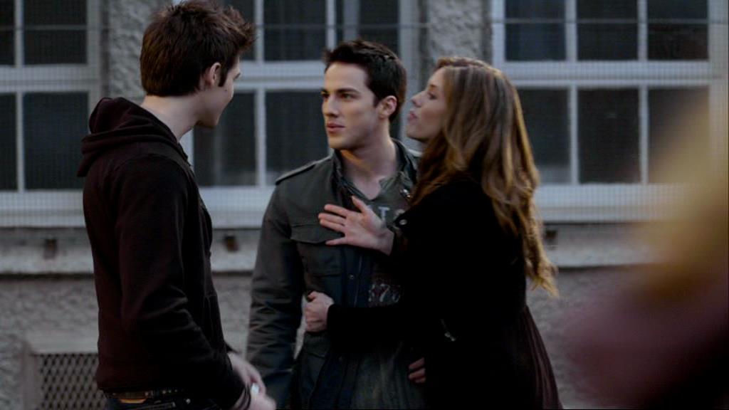 VampireDiariesWorld-dot-org_1x01Pilot_Captures00422.jpg