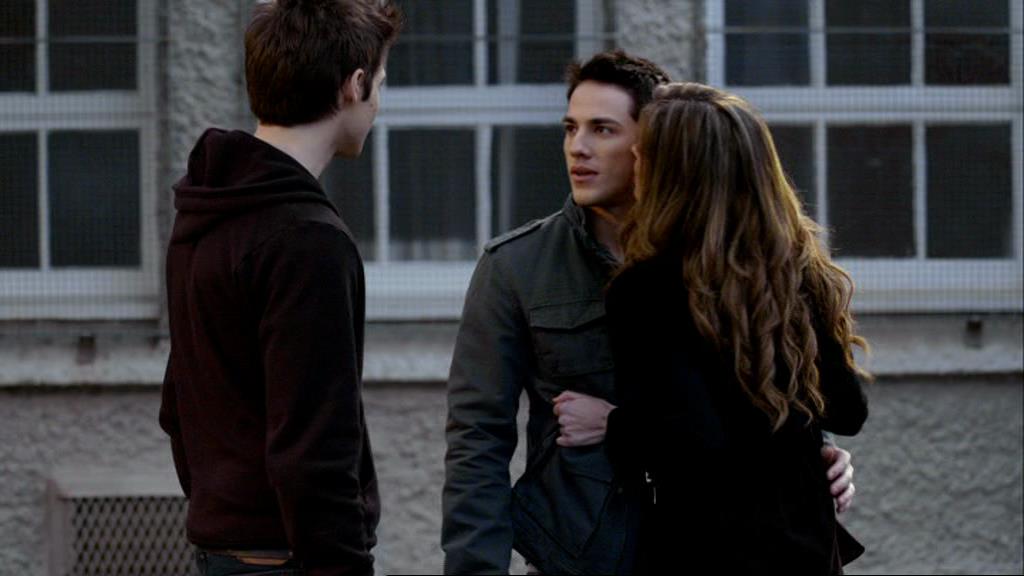 VampireDiariesWorld-dot-org_1x01Pilot_Captures00424.jpg