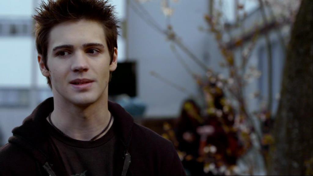 VampireDiariesWorld-dot-org_1x01Pilot_Captures00433.jpg