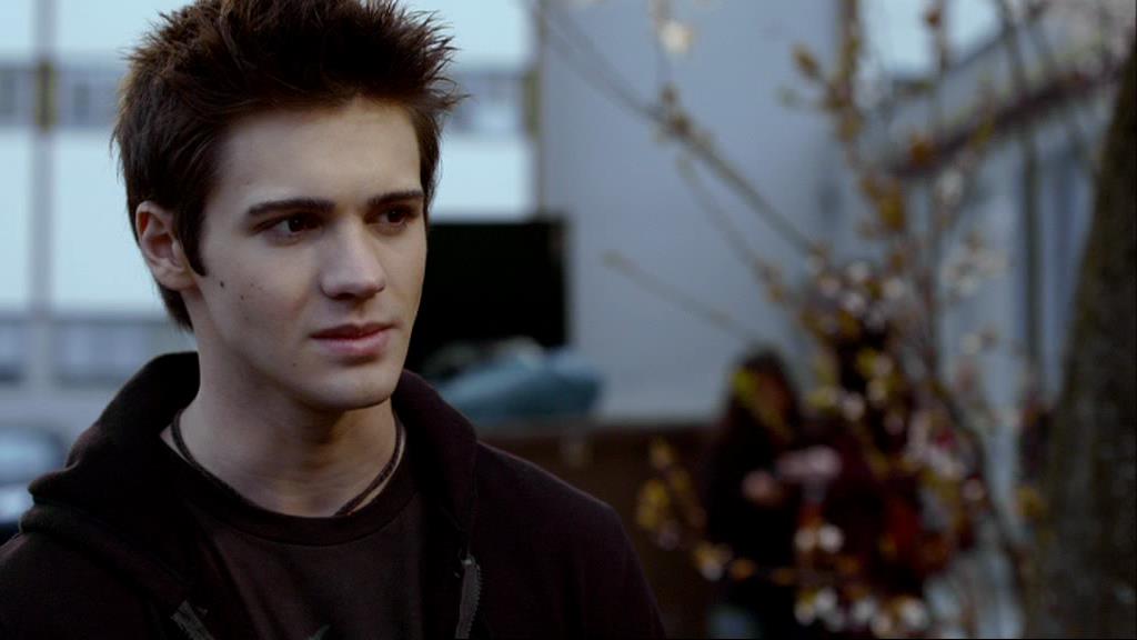 VampireDiariesWorld-dot-org_1x01Pilot_Captures00435.jpg