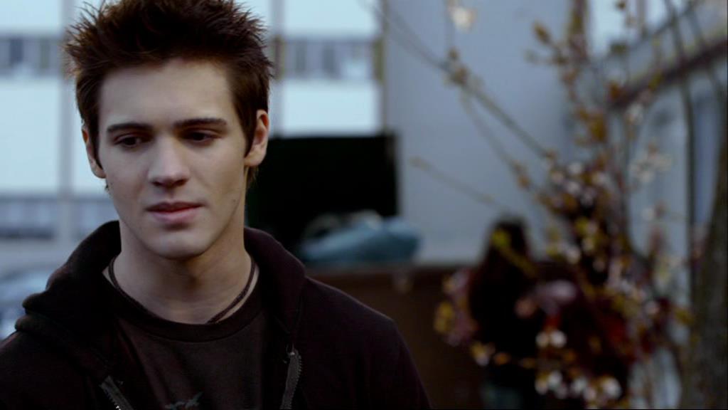 VampireDiariesWorld-dot-org_1x01Pilot_Captures00436.jpg