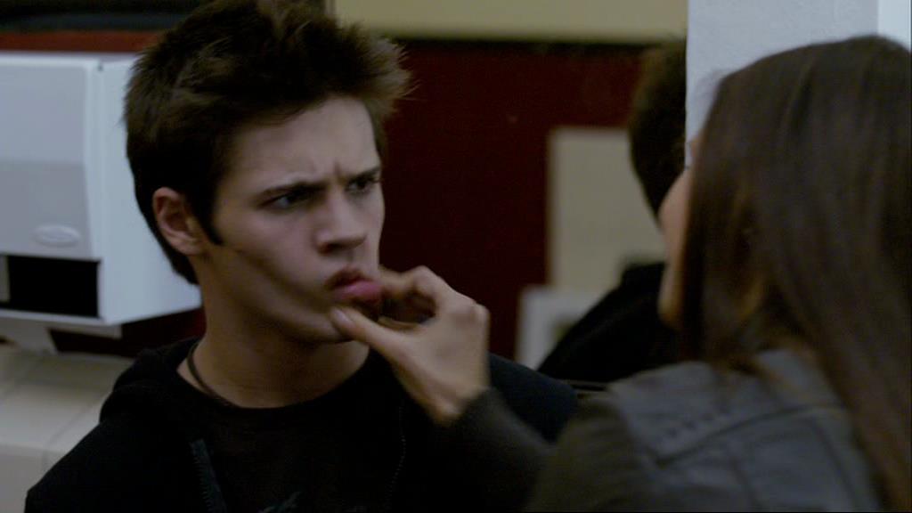 VampireDiariesWorld-dot-org_1x01Pilot_Captures00492.jpg