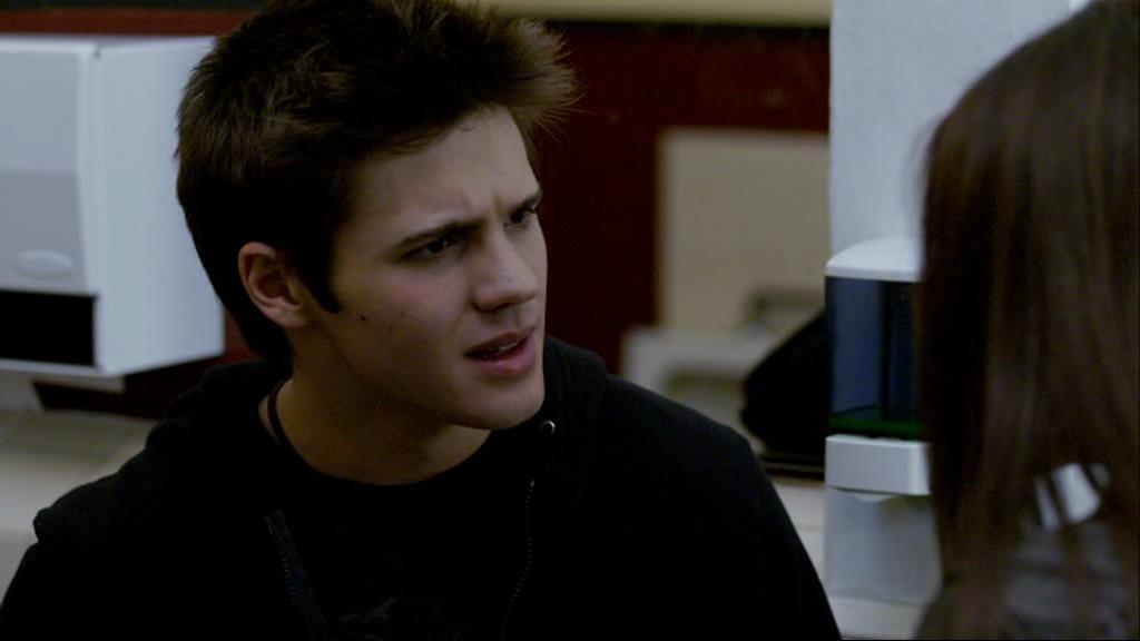 VampireDiariesWorld-dot-org_1x01Pilot_Captures00502.jpg