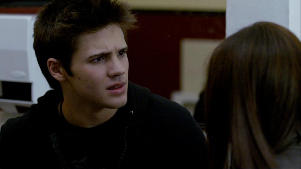 VampireDiariesWorld-dot-org_1x01Pilot_Captures00513.jpg