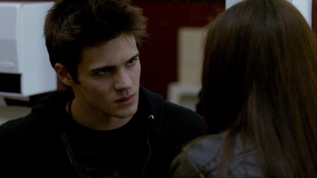 VampireDiariesWorld-dot-org_1x01Pilot_Captures00522.jpg