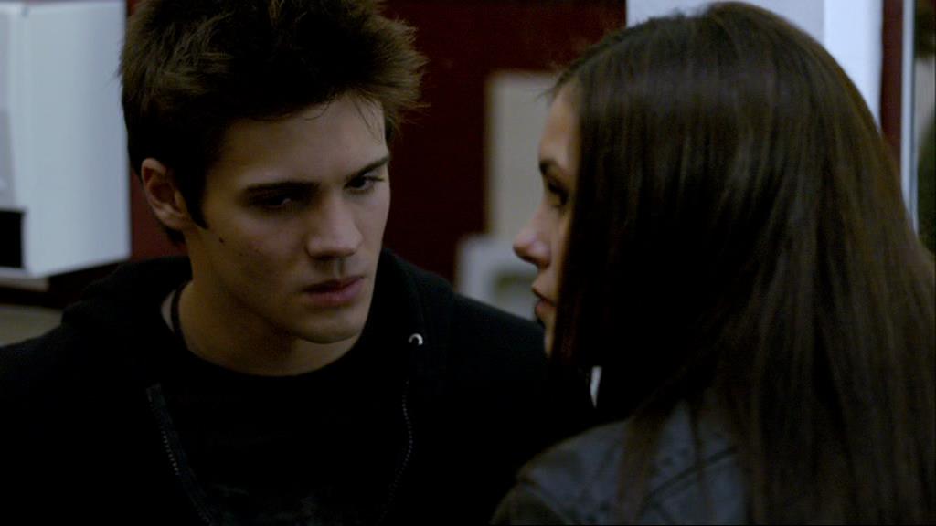 VampireDiariesWorld-dot-org_1x01Pilot_Captures00529.jpg