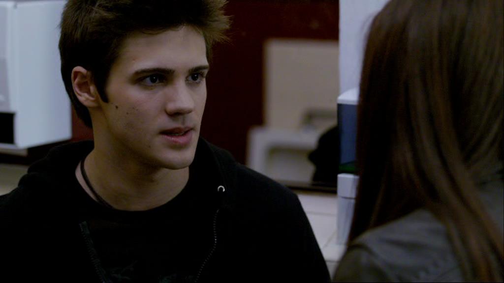 VampireDiariesWorld-dot-org_1x01Pilot_Captures00542.jpg