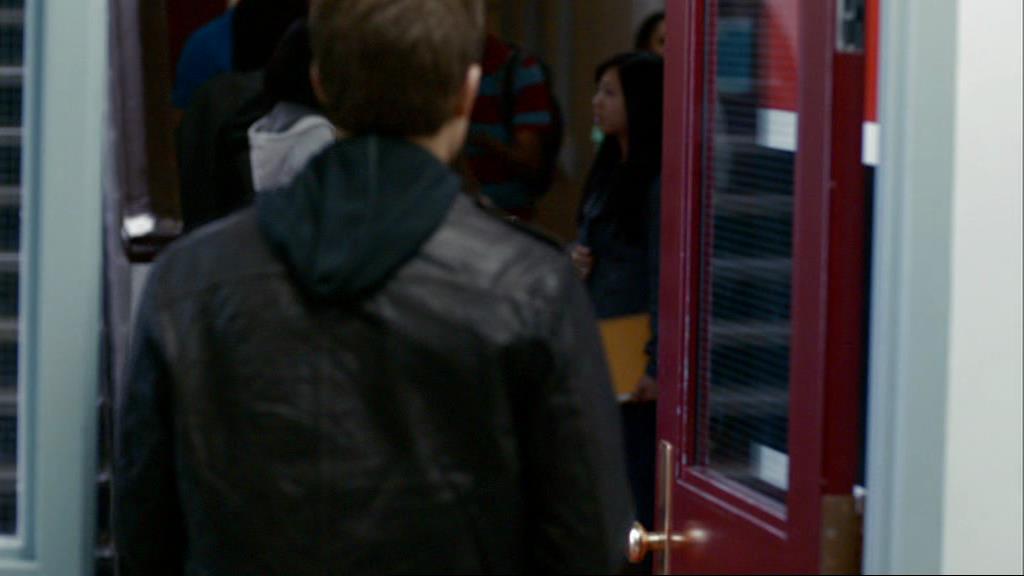 VampireDiariesWorld-dot-org_1x01Pilot_Captures00554.jpg