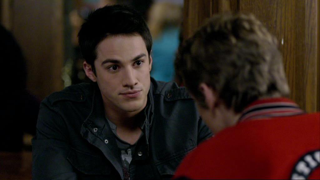 VampireDiariesWorld-dot-org_1x01Pilot_Captures00954.jpg