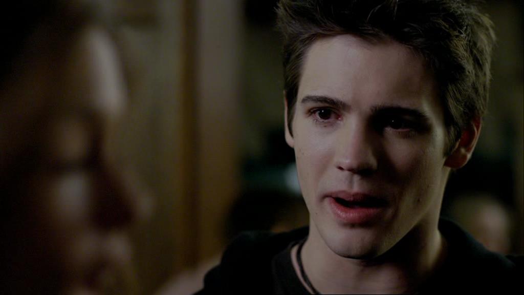 VampireDiariesWorld-dot-org_1x01Pilot_Captures00970.jpg