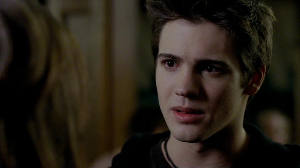 VampireDiariesWorld-dot-org_1x01Pilot_Captures00971.jpg