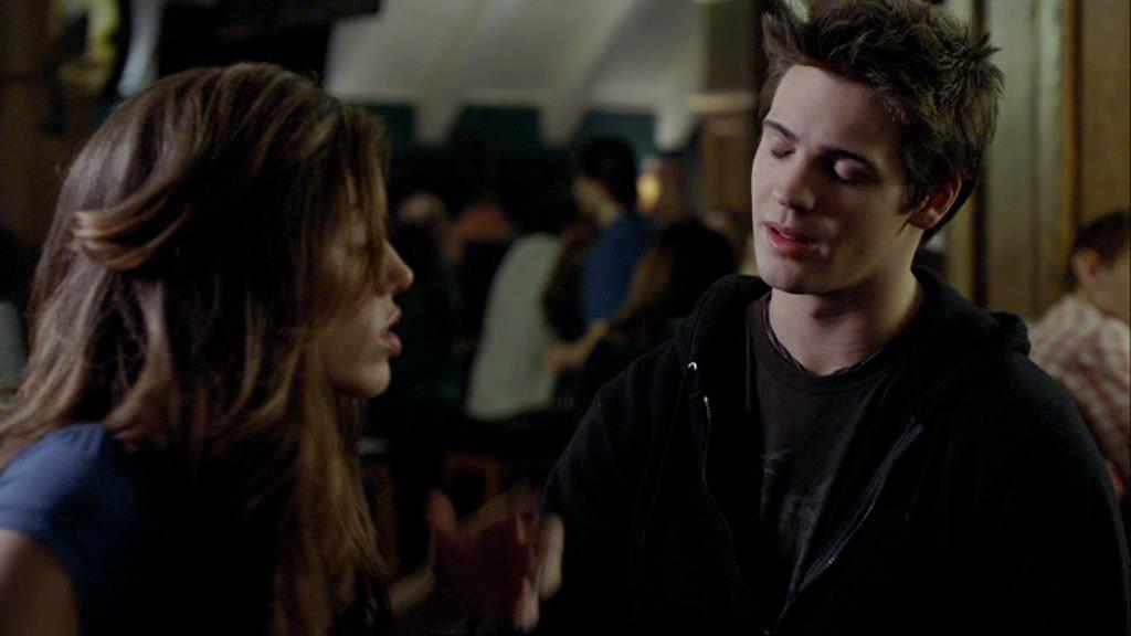 VampireDiariesWorld-dot-org_1x01Pilot_Captures00977.jpg